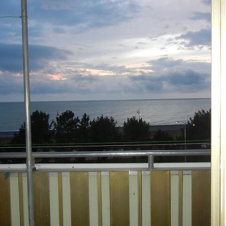 Apartment Irma Rustaveli 57 バトゥーミ エクステリア 写真