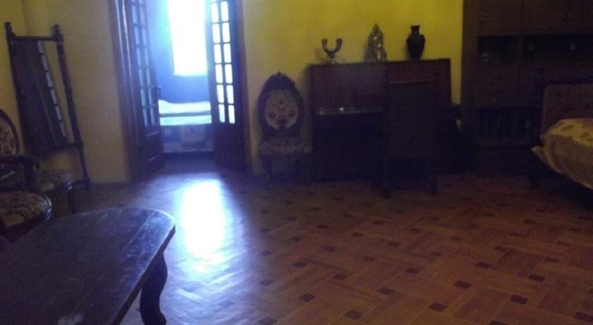 Apartment Irma Rustaveli 57 バトゥーミ 部屋 写真