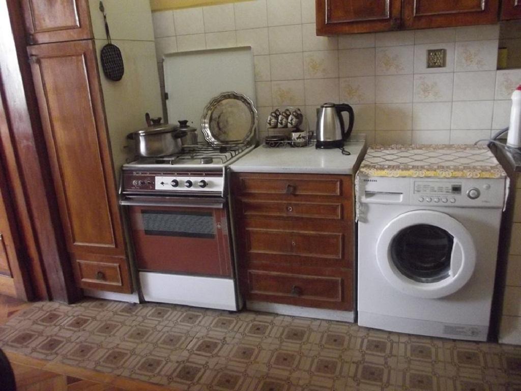 Apartment Irma Rustaveli 57 バトゥーミ 部屋 写真