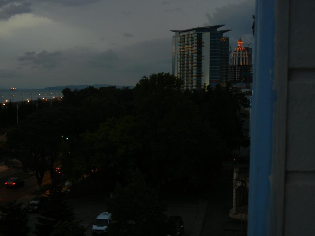Apartment Irma Rustaveli 57 バトゥーミ エクステリア 写真
