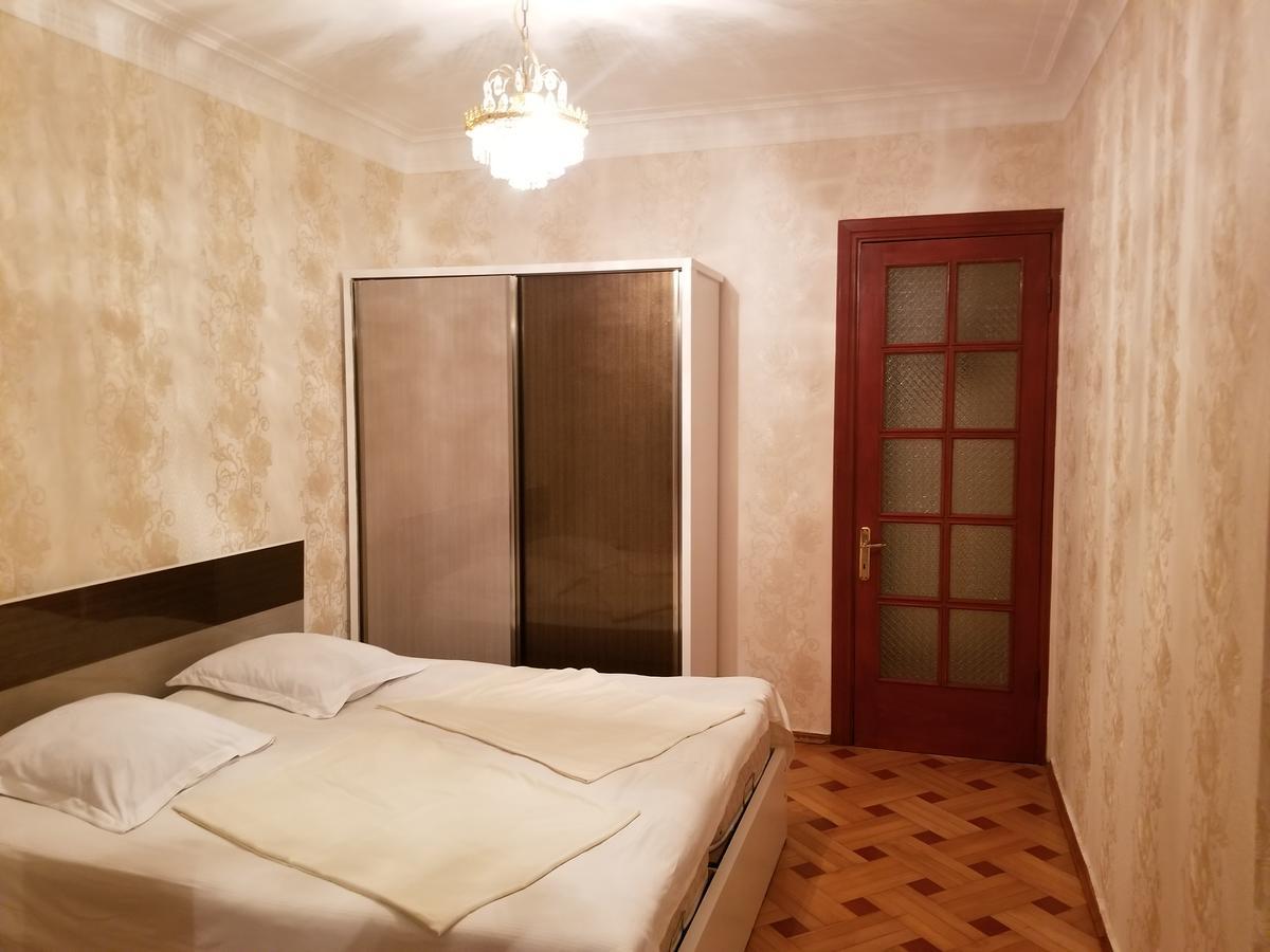 Apartment Irma Rustaveli 57 バトゥーミ エクステリア 写真