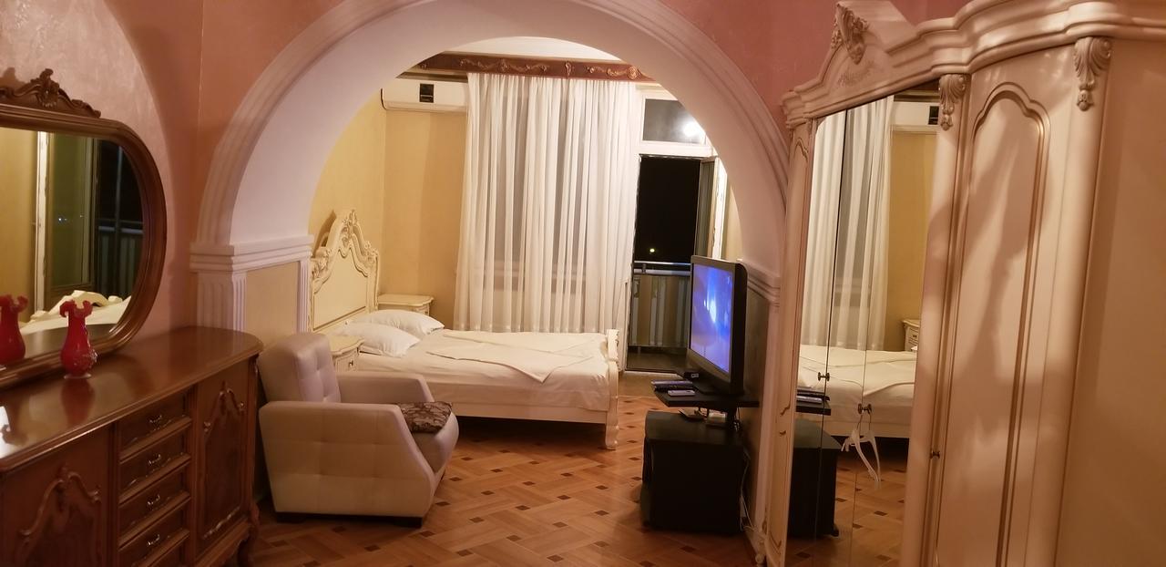 Apartment Irma Rustaveli 57 バトゥーミ エクステリア 写真
